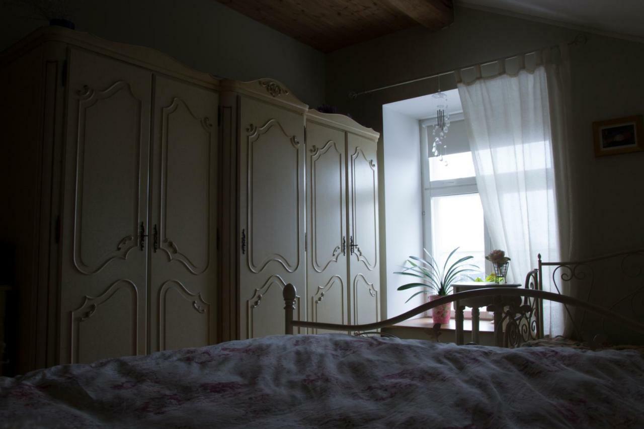Kuressaare Romantic Apartment Exterior photo
